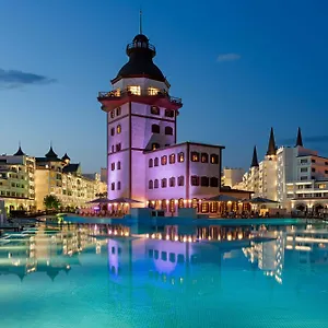Курортный комплекс Titanic Mardan Palace